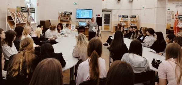 Авторская лекция «Как важно быть героем: приемы и способы самопрезентации в литературе»