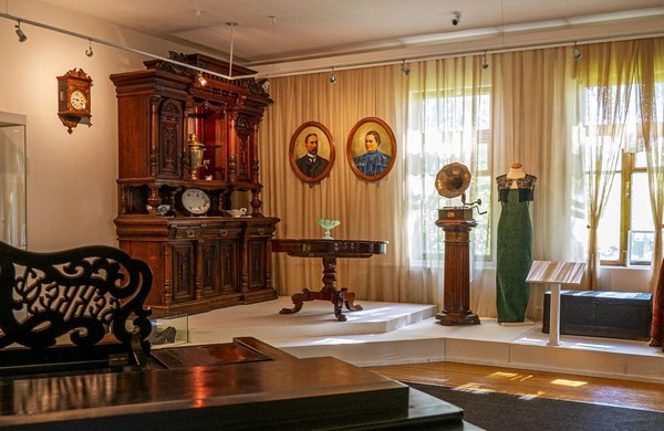 Обзорная экскурсия по Дому горожан Морозовых