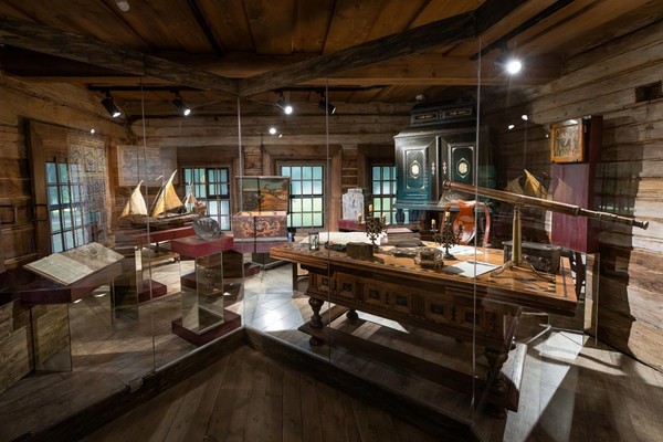 Музейное занятие «Петр I. История через ассоциации»