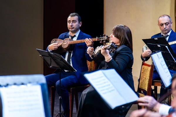 «Озорные струны»