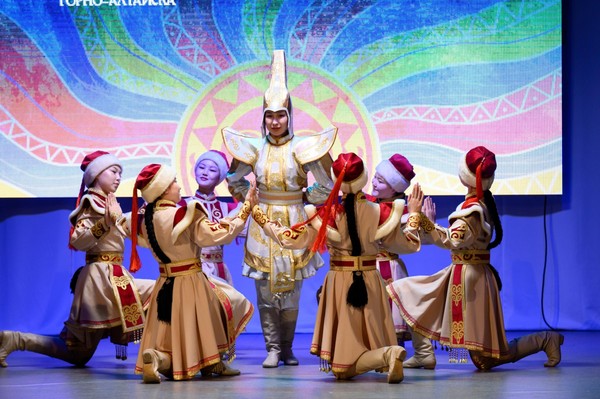 Молодежный концерт «Весна в традициях Алтая»