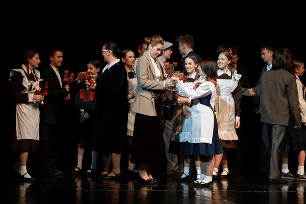 Спектакль «Вой на…»