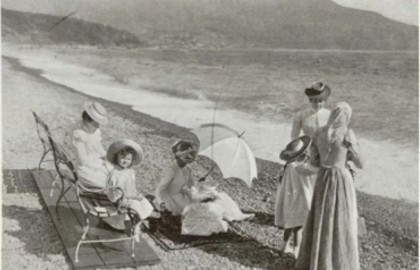 Императорский отпуск: дачи, заграничный отдых и первые тревел-блогеры