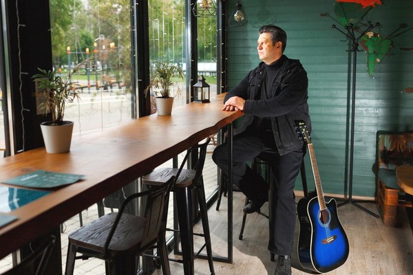 Творческий вечер воронежского автора-исполнителя Александра Щербинина «Город просыпается»