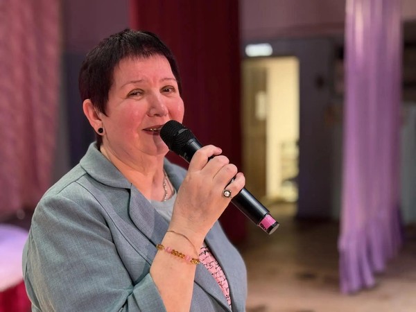 Творческий вечер поэтессы и композитора Клавдии Мартыновой «И смех, и слезы, и любовь»