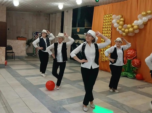 Развлекательная программа «Чашечка весны»