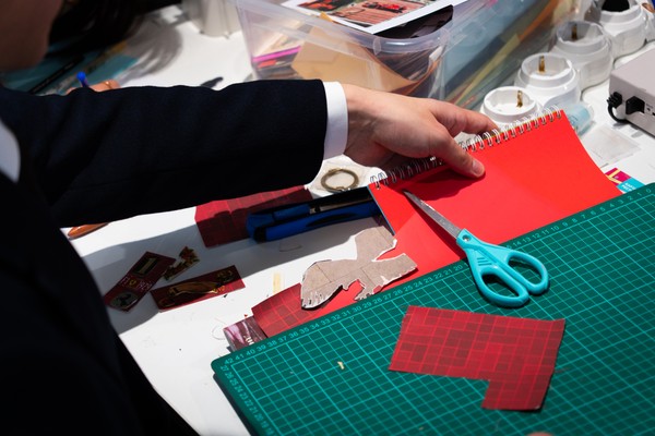 Семейное занятие: искусство ассамбляжа