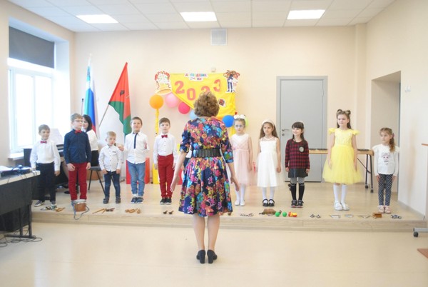 Интерактивная программа «Весенние танцы для малышей»