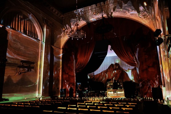 Иммерсивный концерт «Мировые рок-хиты»