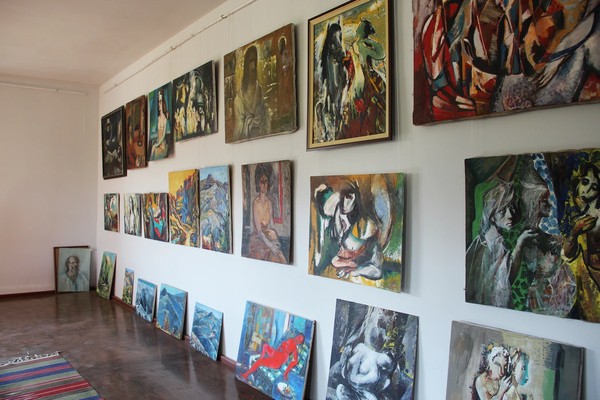 Гарни, Гегард и мастер-класс по росписи тарелок в гостях у художника