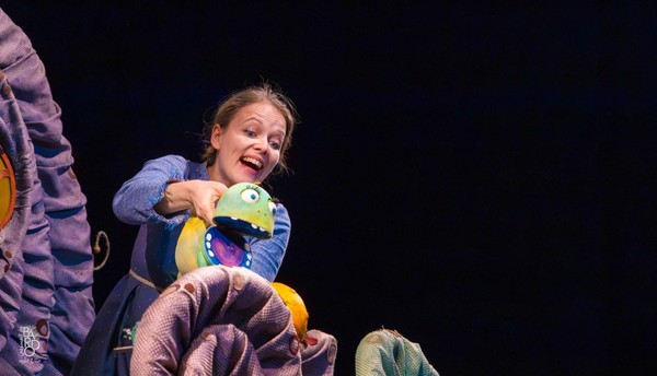 Спектакль «Динозавр по имени Игу»