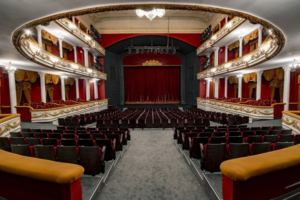 Закулисье театра