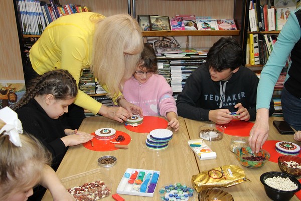 Медиабеседа «Свет маяка: удивительные морские истории» с мастер-классом