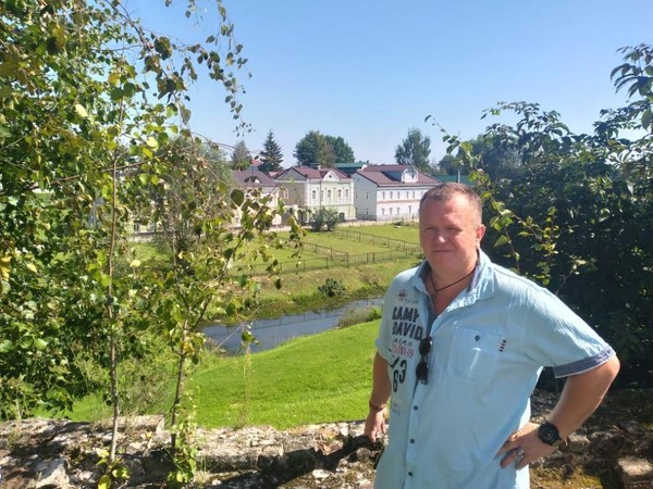 Презентация выставки картин А. Климец «Смотри и думай»