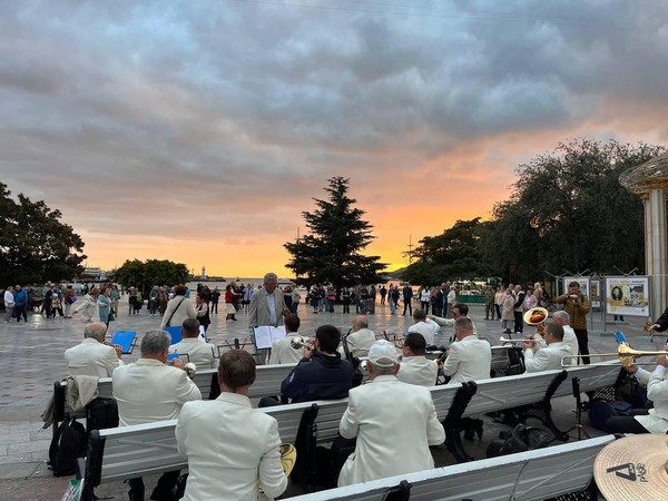 Концерт-бал на Набережной Ялты