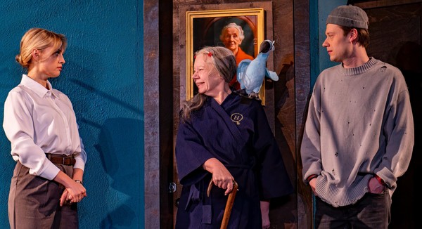 Спектакль «Старушка в подарок»