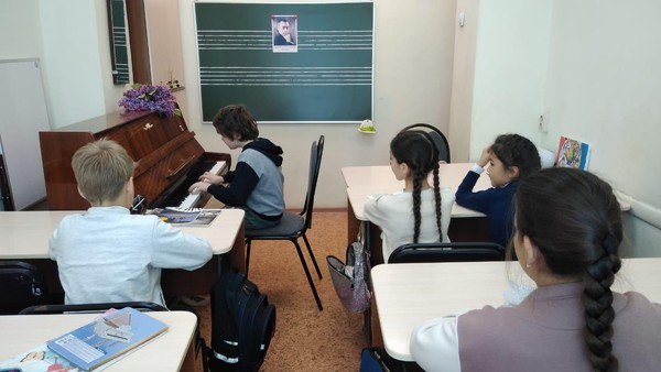 «Его музыка океан»