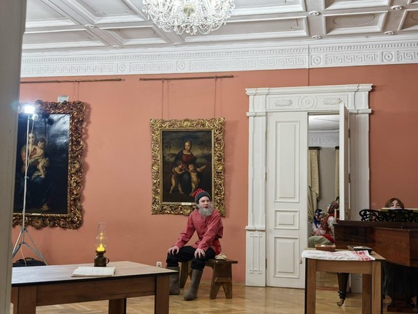 Спектакль «Среди цветов»