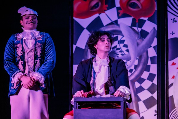 Алиса в стране чудес