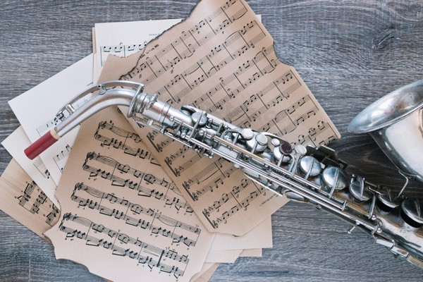 «Звуки духовых»