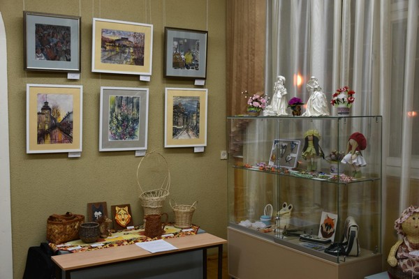 Выставка творческих работ победителей и участников Городского конкурса изобразительного и декоративно–прикладного искусства «Иркутская история» 365 летию г. Иркутска посвящается