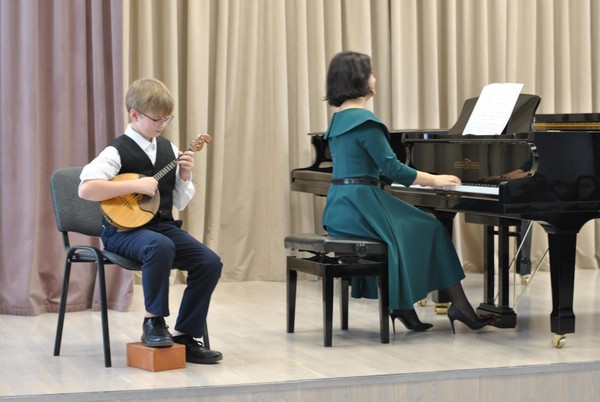 Концерт «Весенние напевы» учащихся класса домры и балалайки