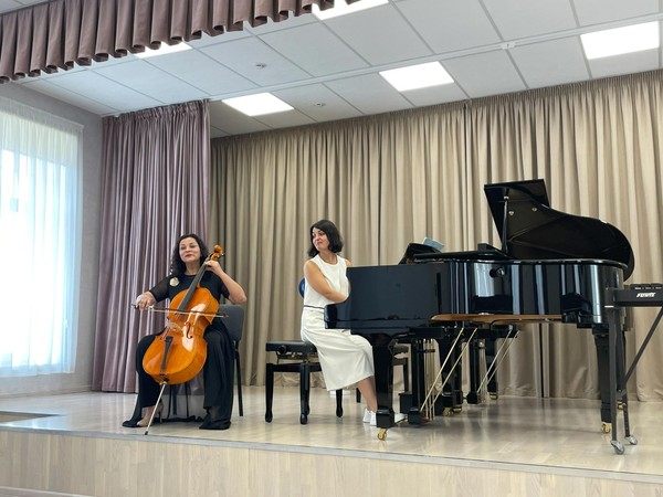 Концерт «Весенний калейдоскоп» учащихся класса гитары и струнных