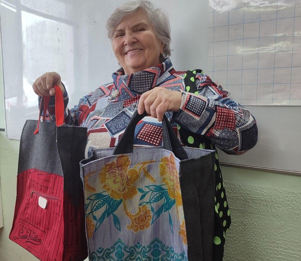 Выставка творческих работ «Теплый квадратик»