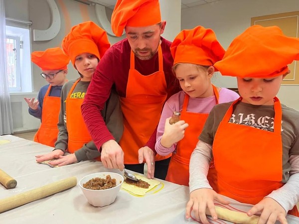 Детский досуговый клуб «У-у-улетные каникулы. Земля в иллюминаторе»