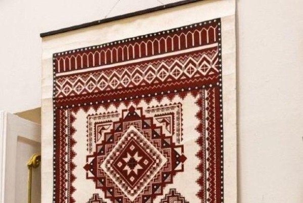 Выставка преподавателя и учеников Острась Л.М. «Узоры времени»