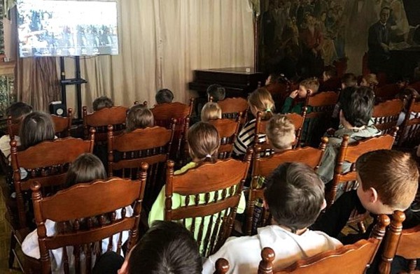 «Планета под номером 2562»