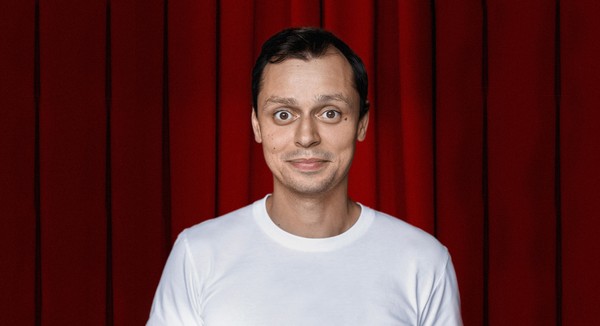 Виктор Комаров