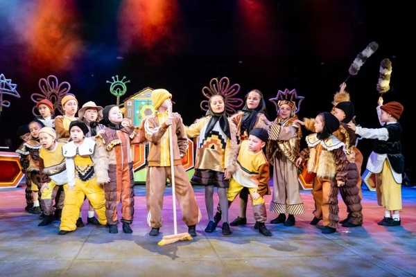 Спектакль «Медом намазано»