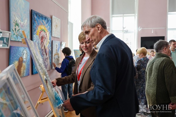 Выставка преподавателя школы искусств «Линия времени»