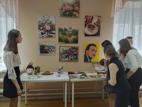 Открытие выставки вязаных изделий «Частичка твоей души в каждой петельке»