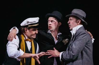 Нелли Уварова