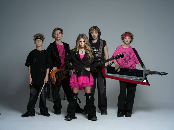 Адель Star и Нейросеть Group