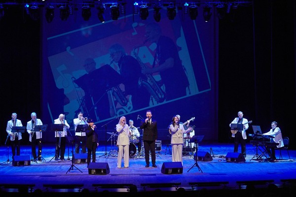 Концерт «Пусть вам повезет в любви»