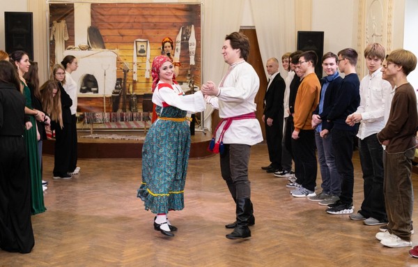 Фольклорная программа «От хоровода до кадрили»