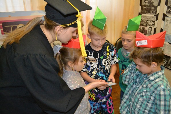 Игровая минутка «Подбери слово»