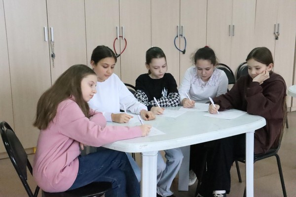 Акция «Могу чувствовать. Эмоция: влюбленность и робость, ценность: достоинство»