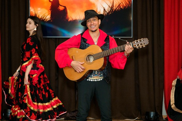 Праздничная программа «Огонь цыганской души»