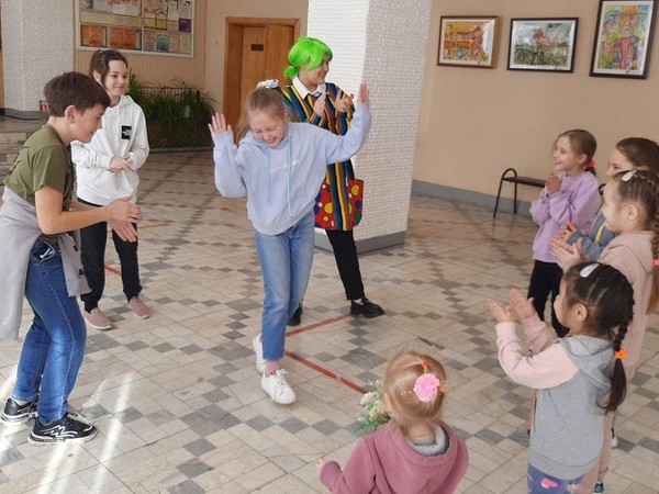 Музыкально-игровая программа «Весеннее настроение»