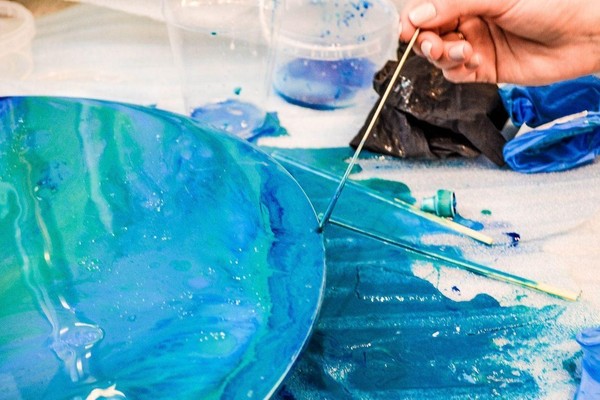 Мастер-класс по акрилу в технике флюид-арта