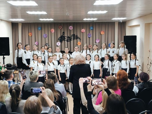 Музыкально-литературная композиция «Под одним небом»