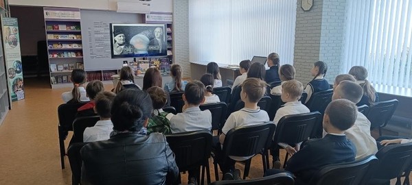 Познавательно – игровая программа «Удивительный мир космоса»