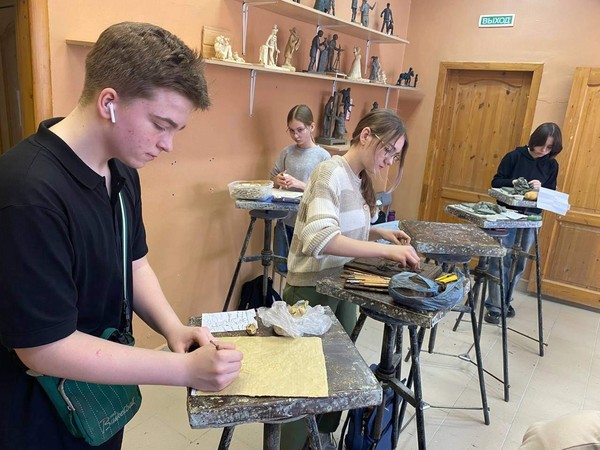 Городской конкурс скульптуры <Гармония застывших форм>