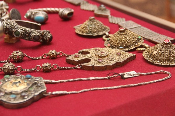 Лекция «Коллекция старинных украшений в Национальном музее Дагестана»