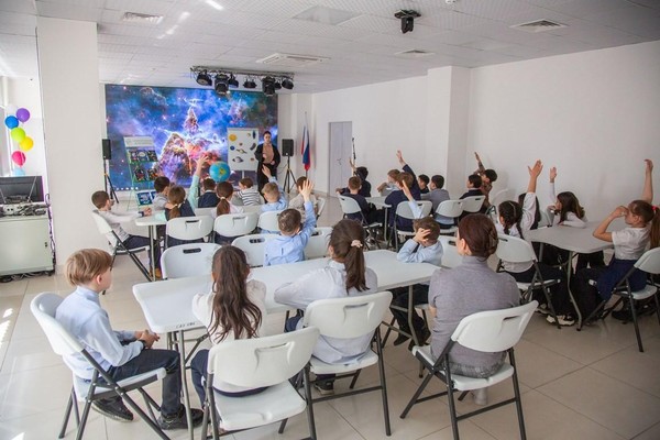 Час науки «Вперед, в космос!»