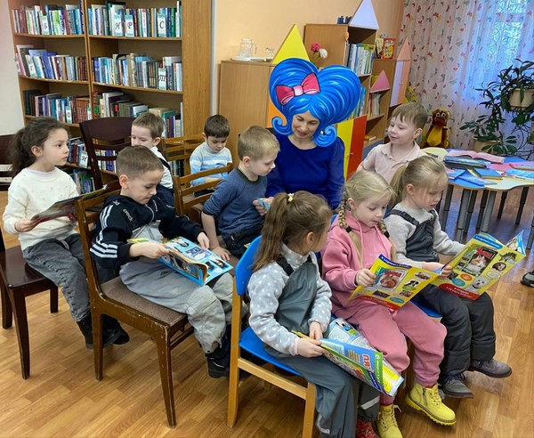 Экскурсия «Библиотека волшебное место, где книгам не скучно, где всем интересно!»